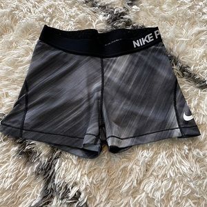 Nike Pro Short Medium 3 inch inseam
